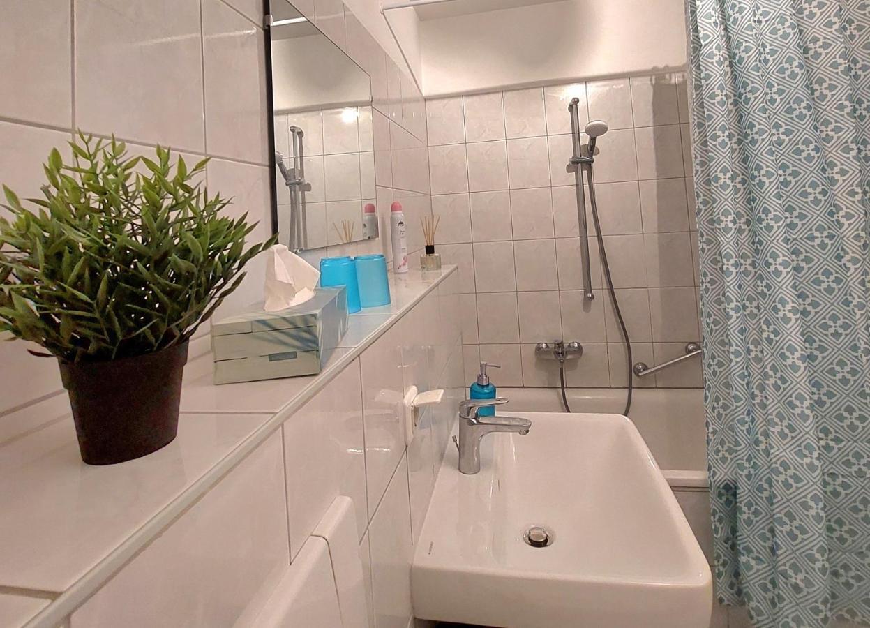 Moderne Wohnung Mit Vollausstattung In Ruhiger Lage, W-Lan Grossrohrsdorf Extérieur photo